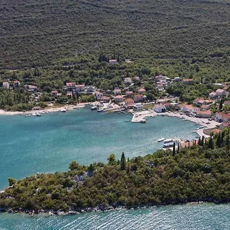 By The Sea Tatil Evi Ston